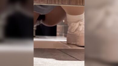 大神潜入商场女厕全景偷拍多位美女嘘嘘各种美鲍一一呈现3